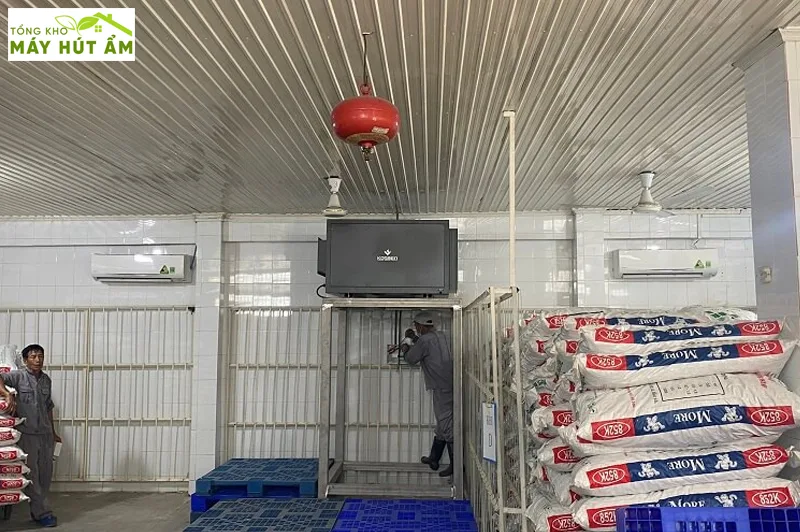 Máy hút ẩm - Tổng kho máy hút ẩm máy hút ẩm treo trần kosmen km-180ds